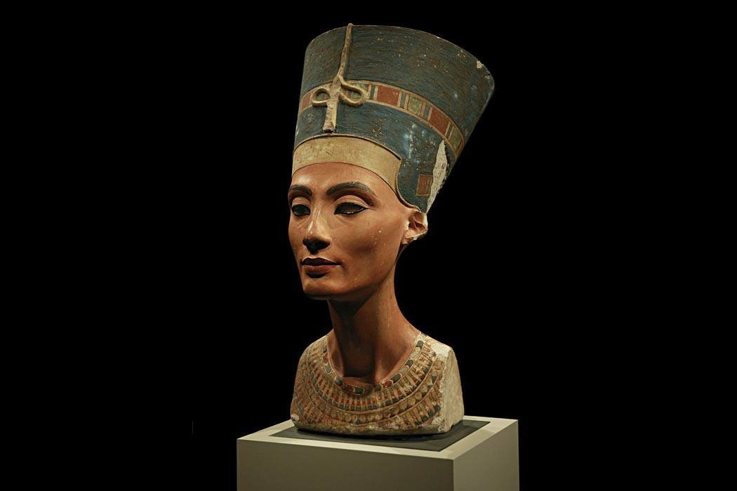 Bust of queen Nefertiti in the Neues Museum, Berlin

"Nefertiti 30-01-2006" by Arkadiy Etumyan - Own work. Licensed under CC BY-SA 3.0 via <a href="https://commons.wikimedia.org/wiki/File:Nefertiti_30-01-2006.jpg#/media/File:Nefertiti_30-01-2006.jpg">Wikimedia Commons</a>