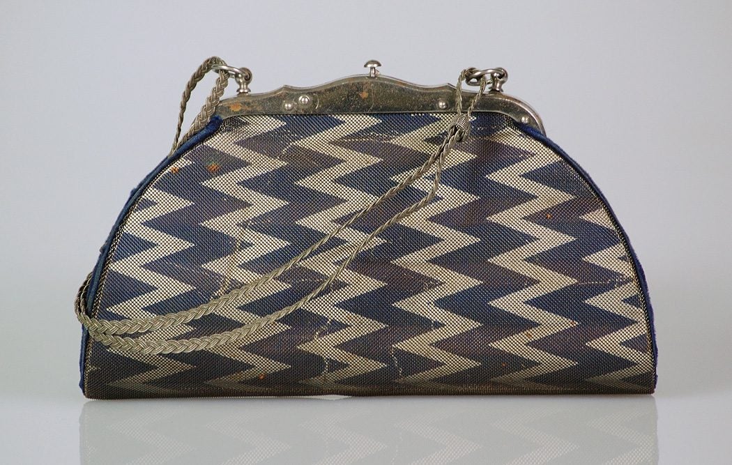 A French bag made of horsehair and silk, 1865 (Artstor)