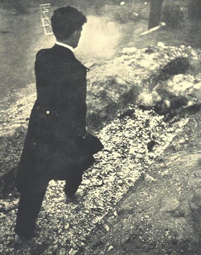 Kuda Bux fire walking