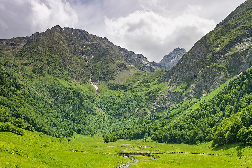 Hiking route through the Catalan Pyrenees